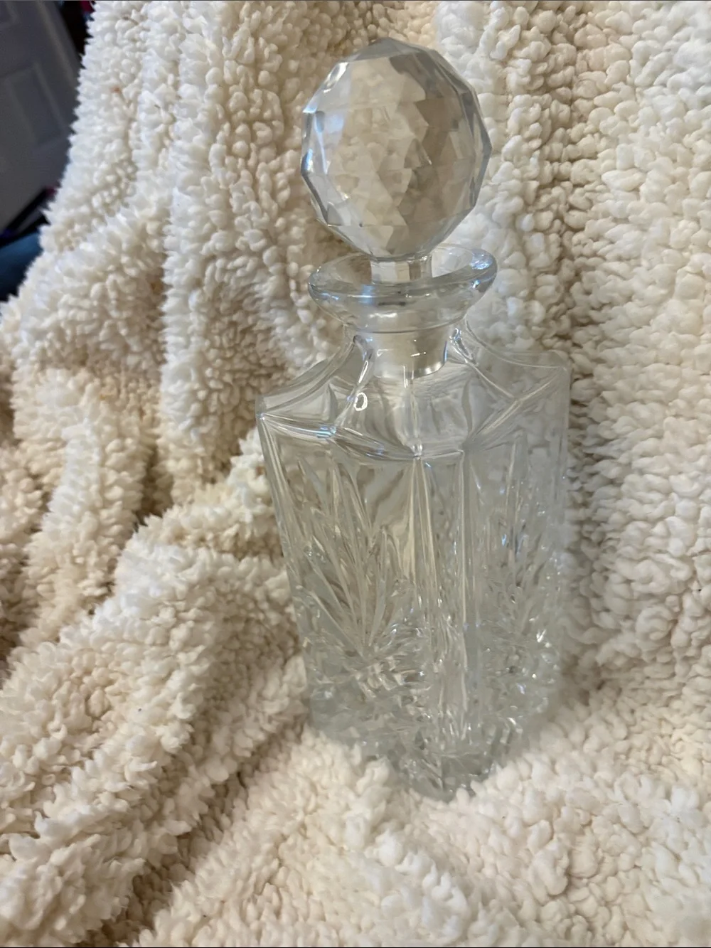 Cut Crystal Decanter - Clear Glass Home Accent Faceted Glass Top Liquor Decanter